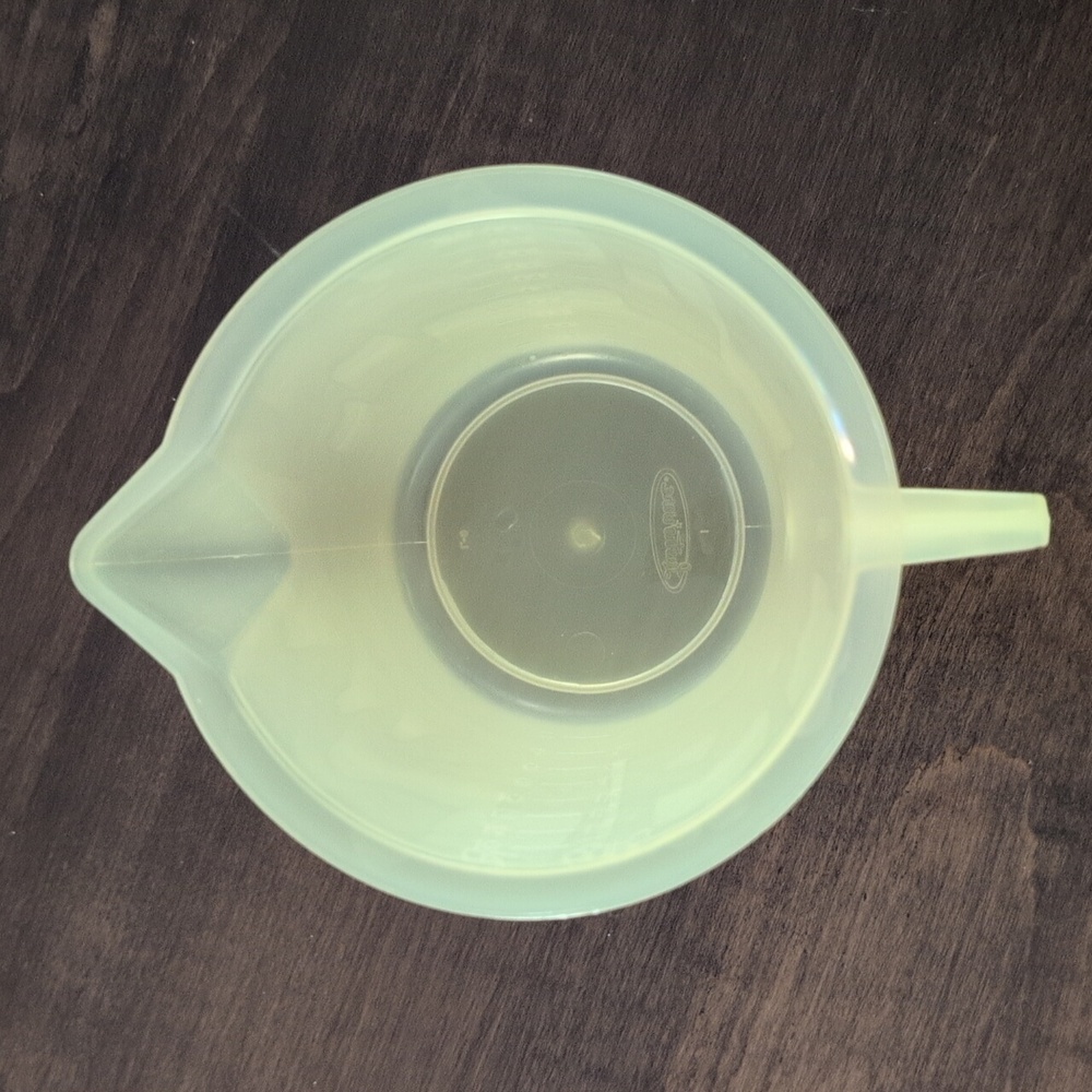Lustro Ware Plastic Measuring Cup - Picture 5 of 5